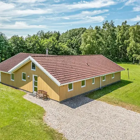 Dom wakacyjny Stunning In With Sauna Nordborg