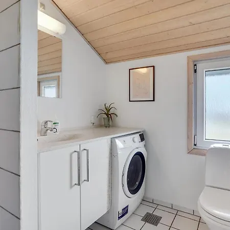 Dom wakacyjny Stunning In With Sauna Nordborg